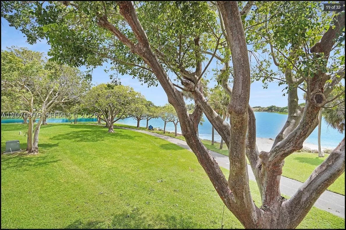 10521 Mahogany Key Cir #207, Miami FL 33196