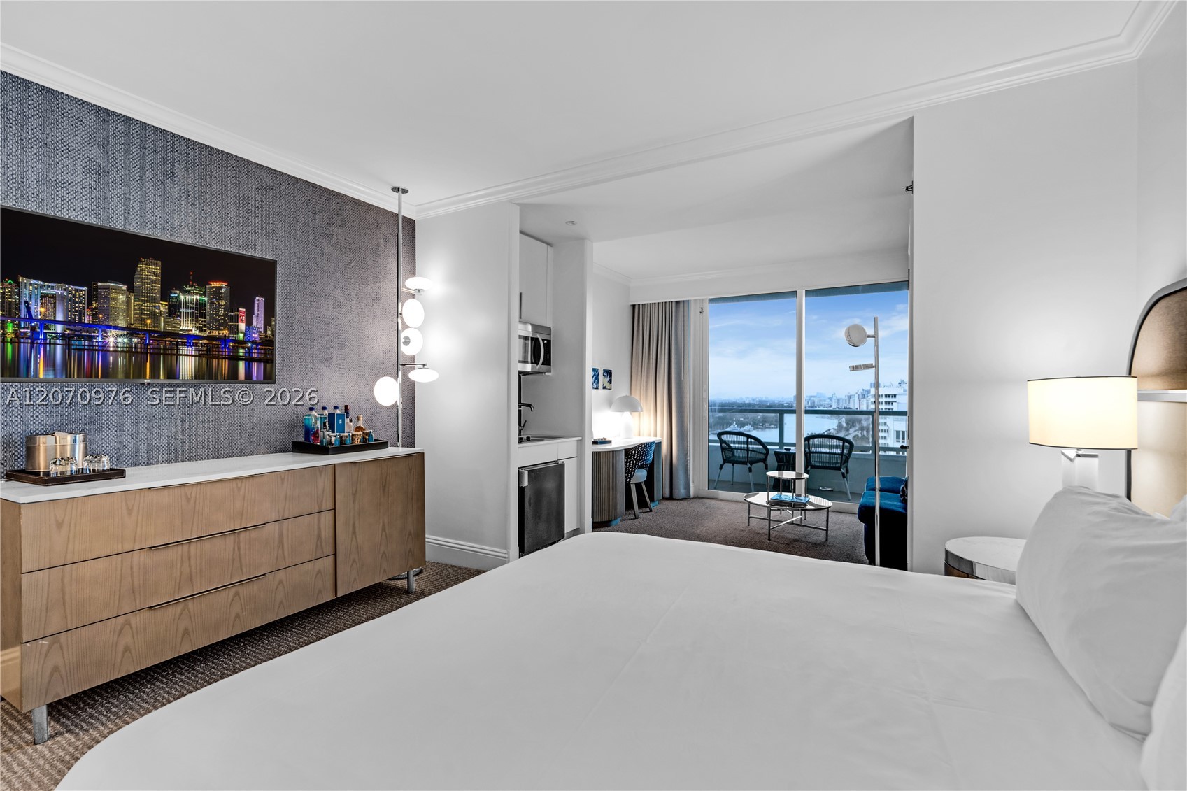 4401 Collins Ave #1609, Miami Beach FL 33140