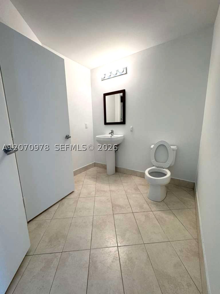 1900 N Bayshore Dr #1807, Miami FL 33132