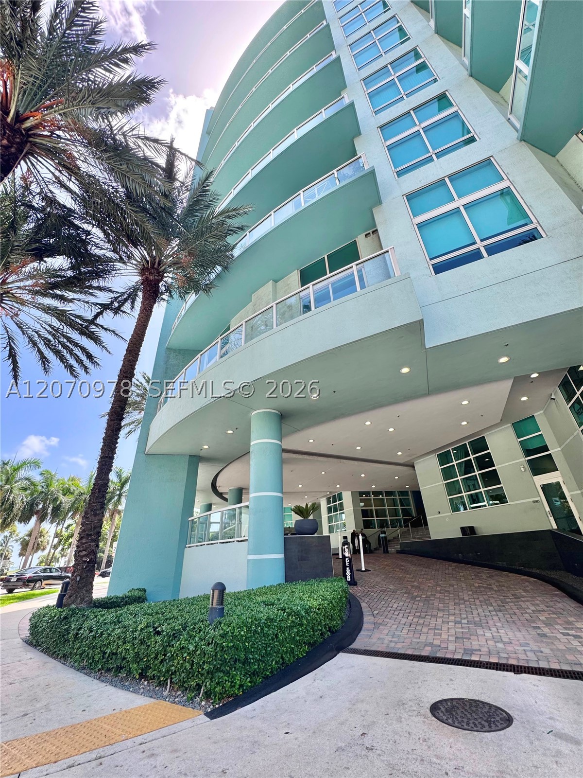 1900 N Bayshore Dr #1807, Miami FL 33132