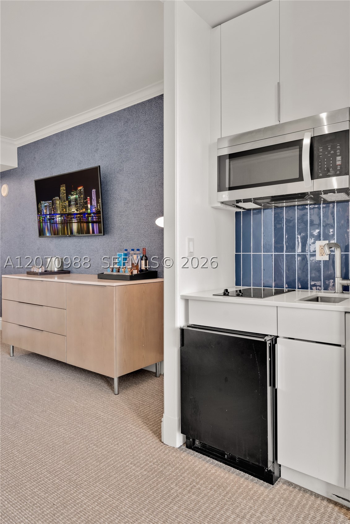 4401 Collins Ave #1508, Miami Beach FL 33140