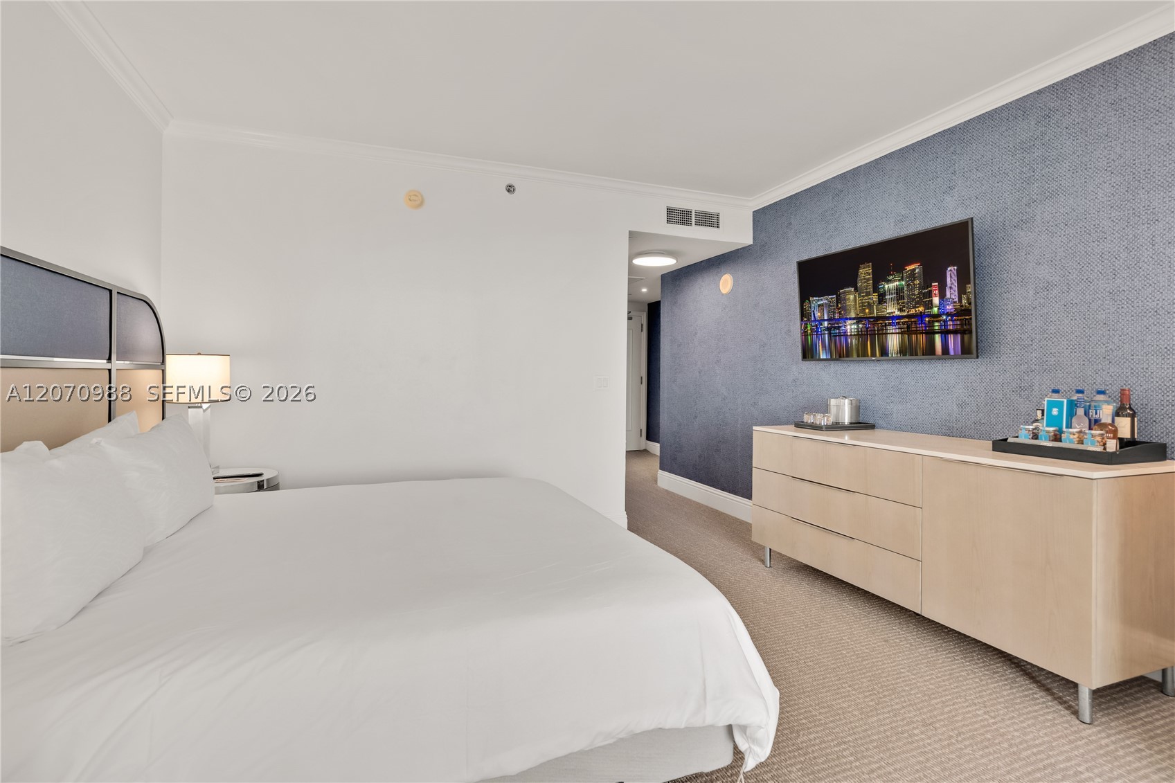 4401 Collins Ave #1508, Miami Beach FL 33140