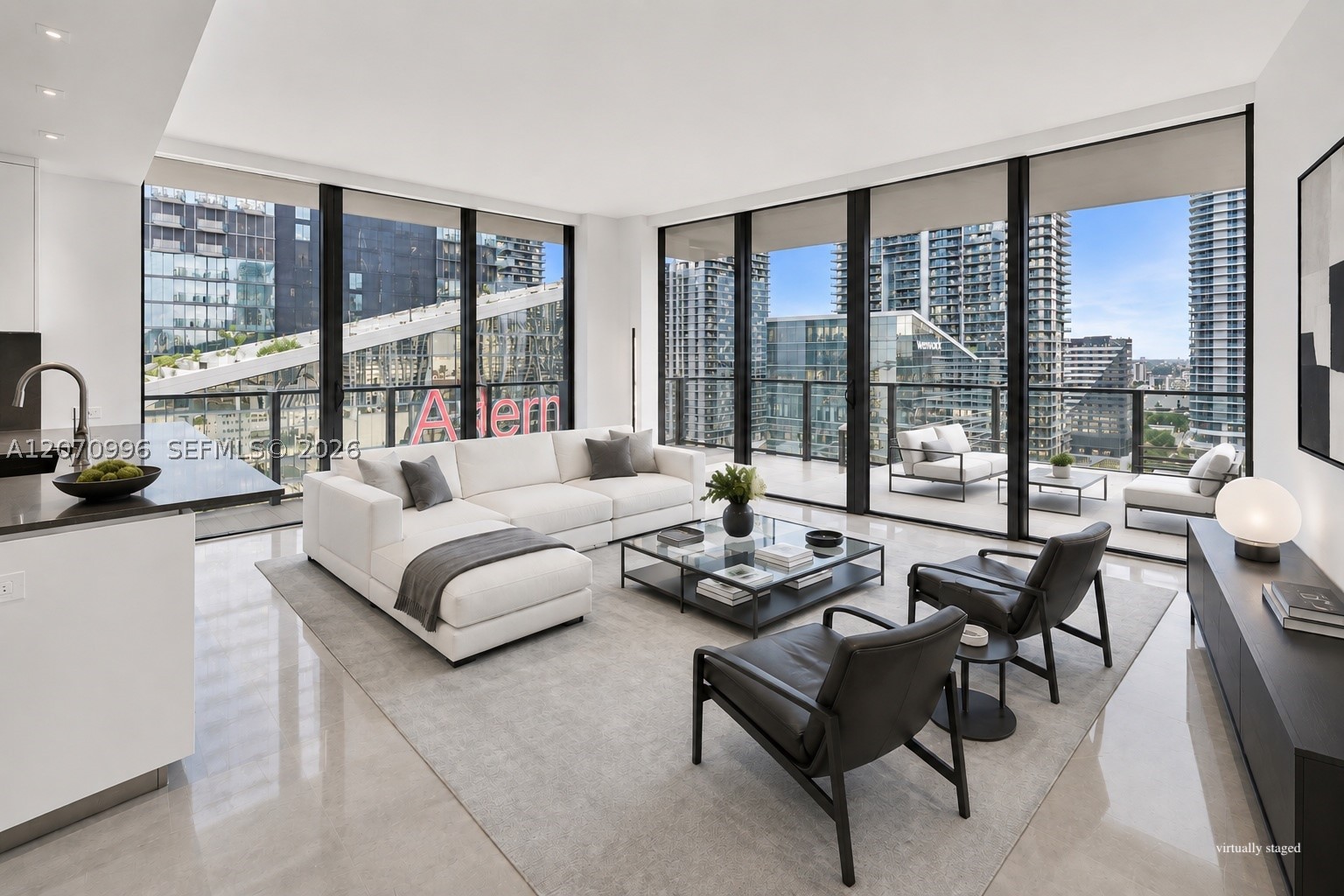 68 SE 6th St #1702, Miami FL 33131