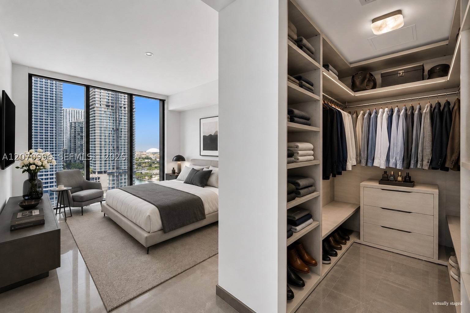 68 SE 6th St #1702, Miami FL 33131