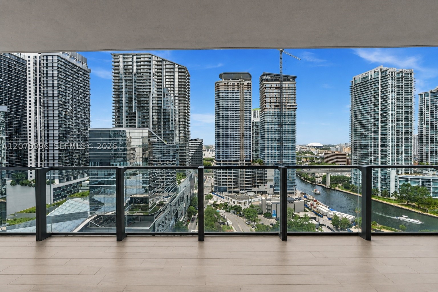 68 SE 6th St #1702, Miami FL 33131