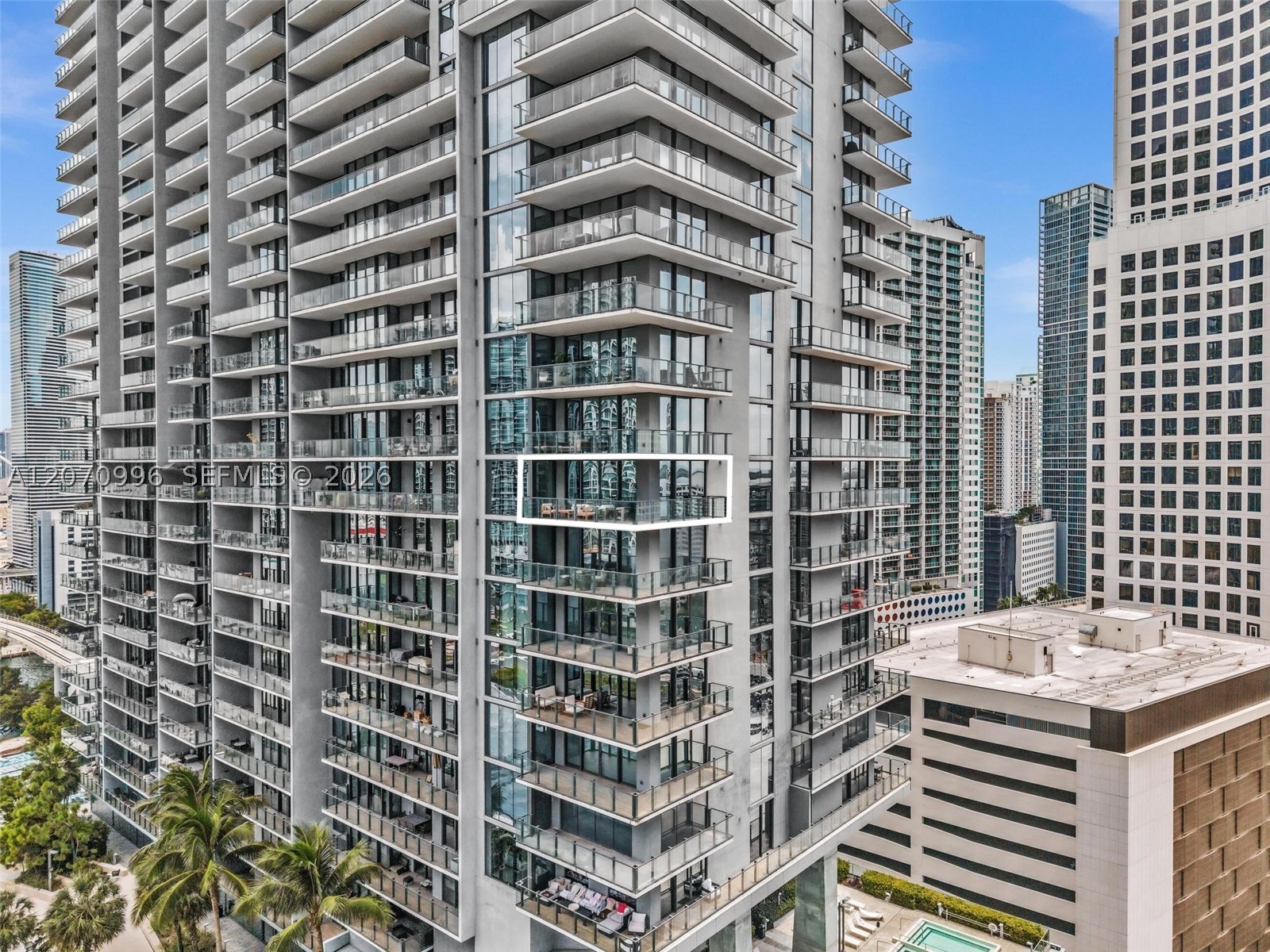 68 SE 6th St #1702, Miami FL 33131