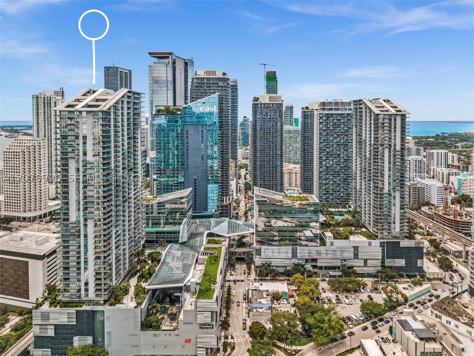 68 SE 6th St #1702, Miami FL 33131
