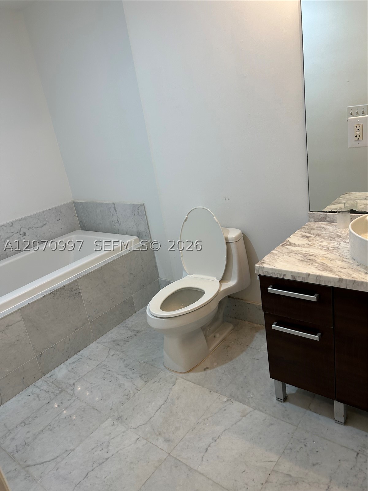 244 Biscayne Blvd #3106, Miami FL 33132