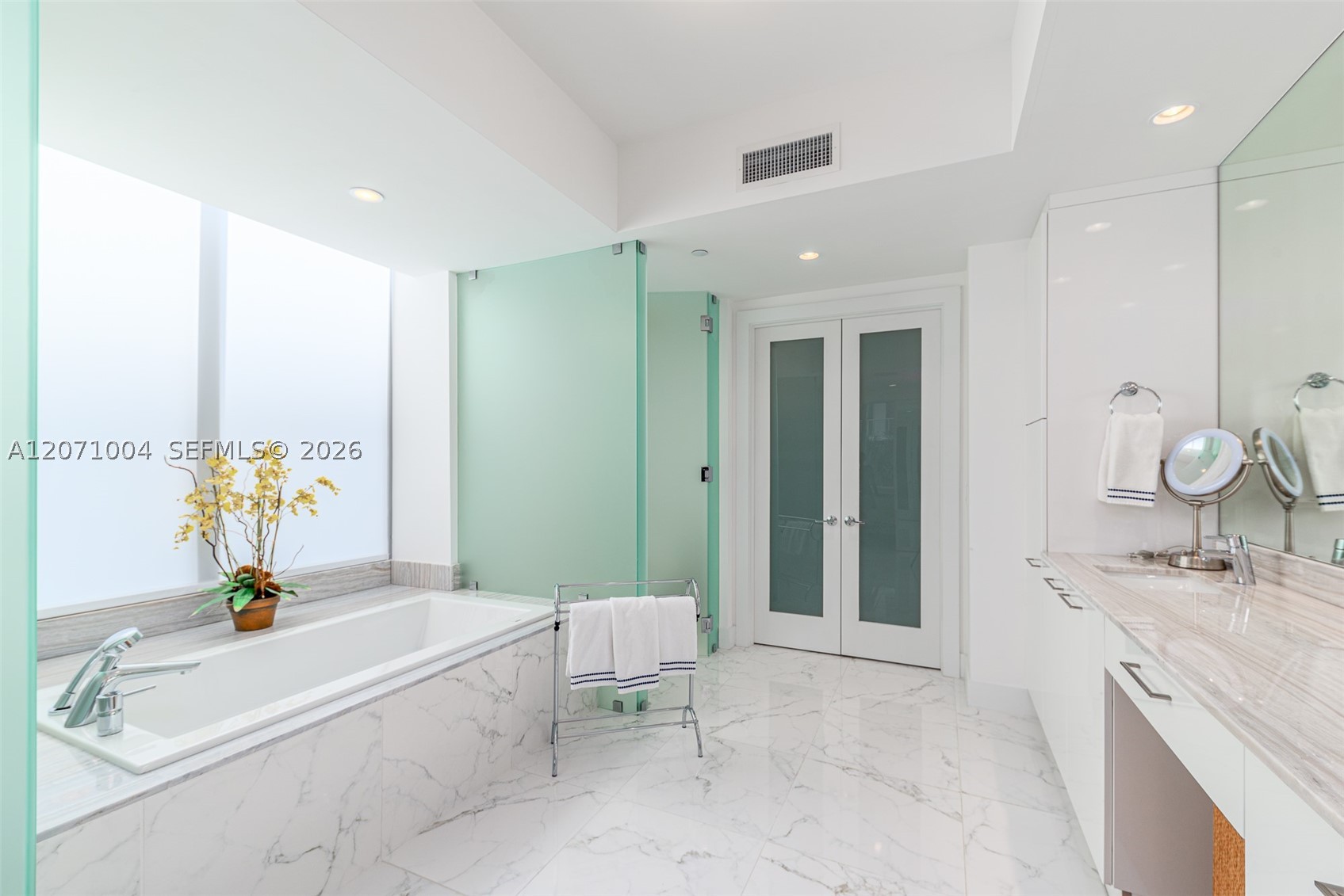 1 Water Club Way #404, North Palm Beach FL 33408