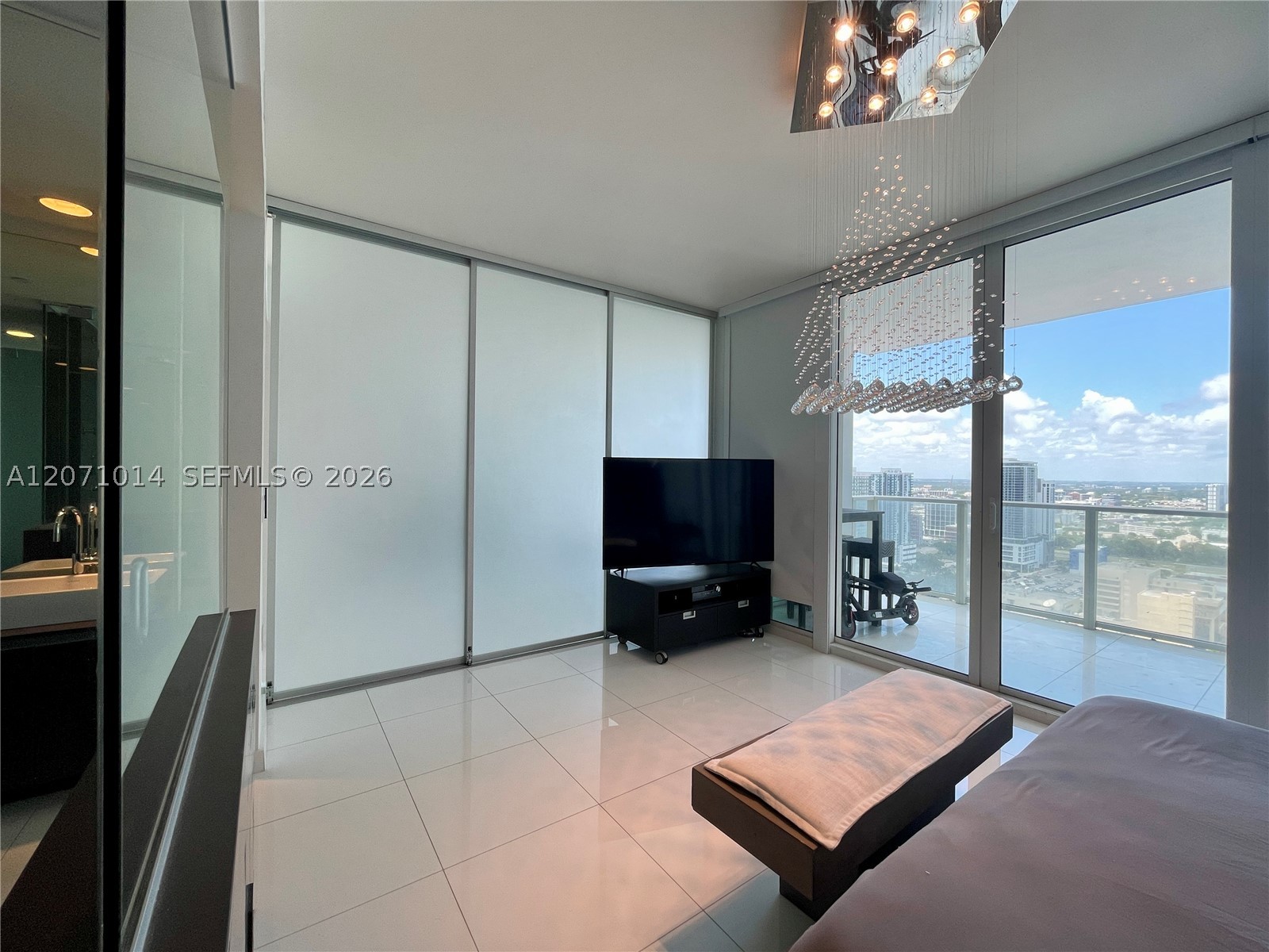 1040 Biscayne Blvd #3305, Miami FL 33132
