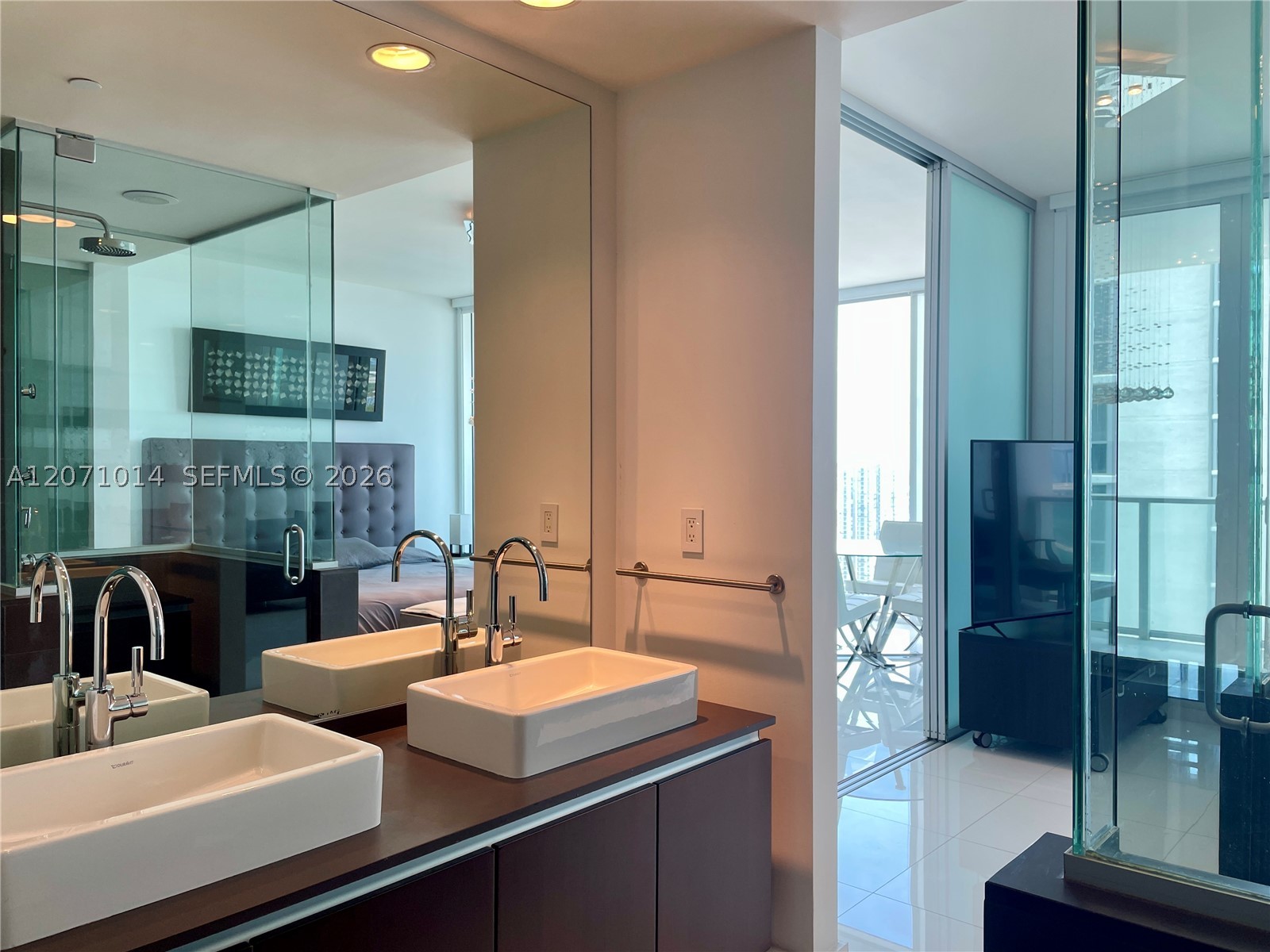 1040 Biscayne Blvd #3305, Miami FL 33132