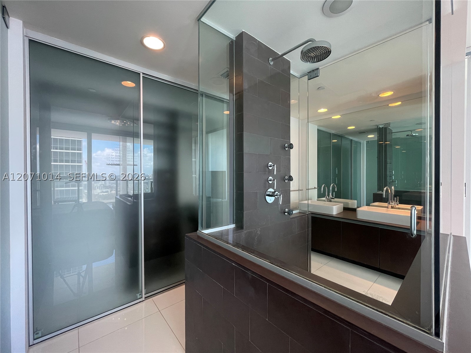 1040 Biscayne Blvd #3305, Miami FL 33132