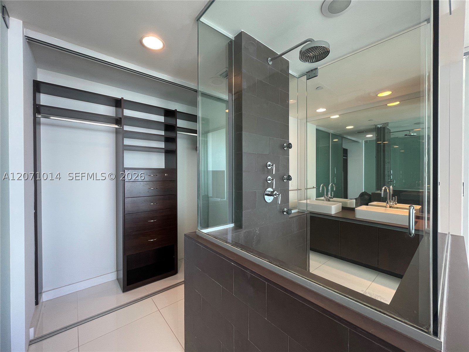 1040 Biscayne Blvd #3305, Miami FL 33132