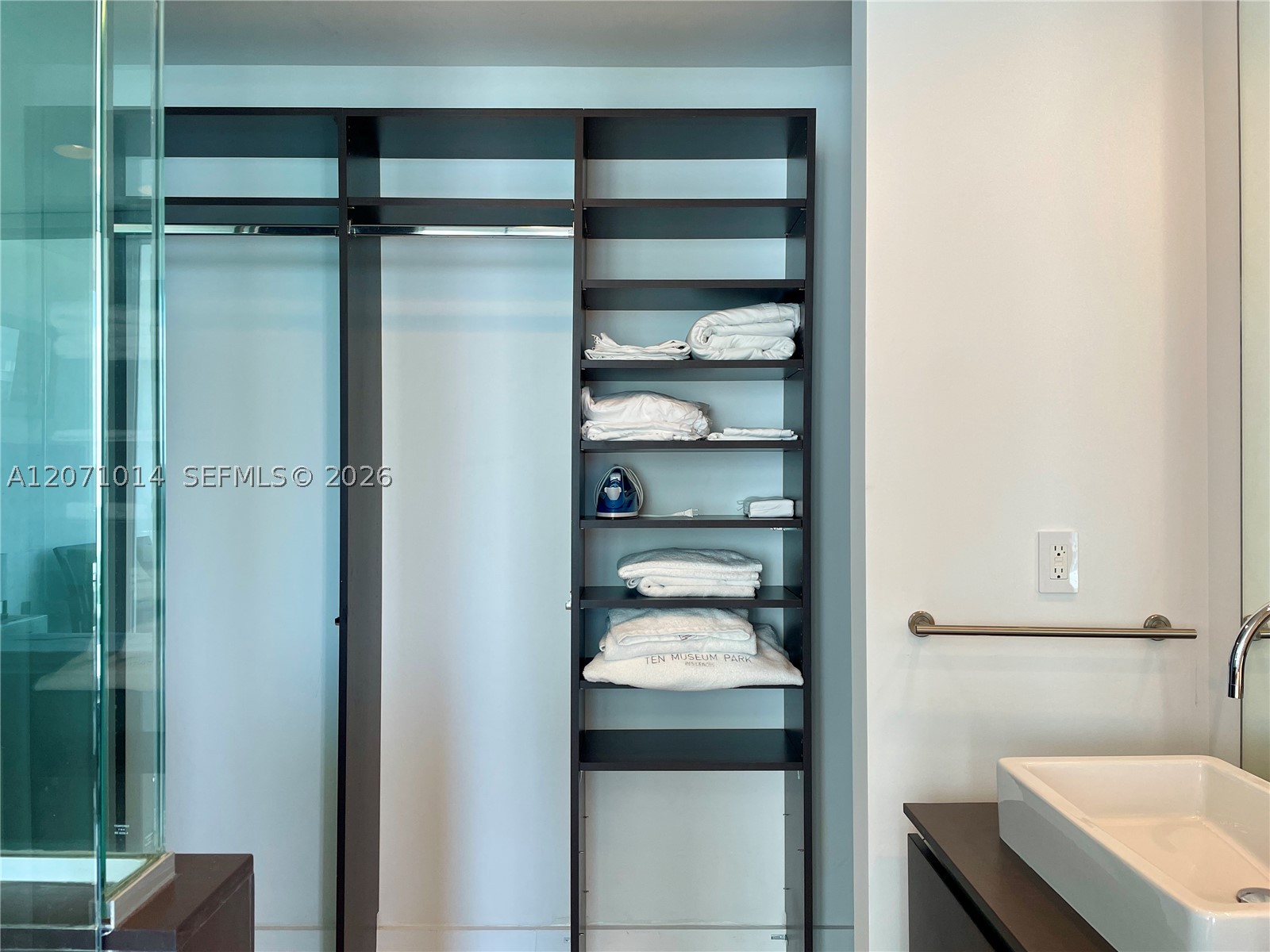1040 Biscayne Blvd #3305, Miami FL 33132