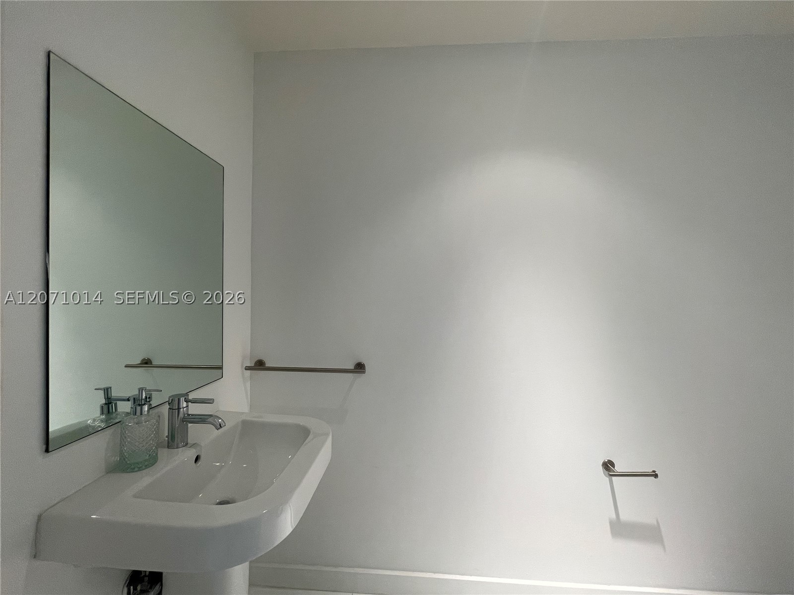 1040 Biscayne Blvd #3305, Miami FL 33132