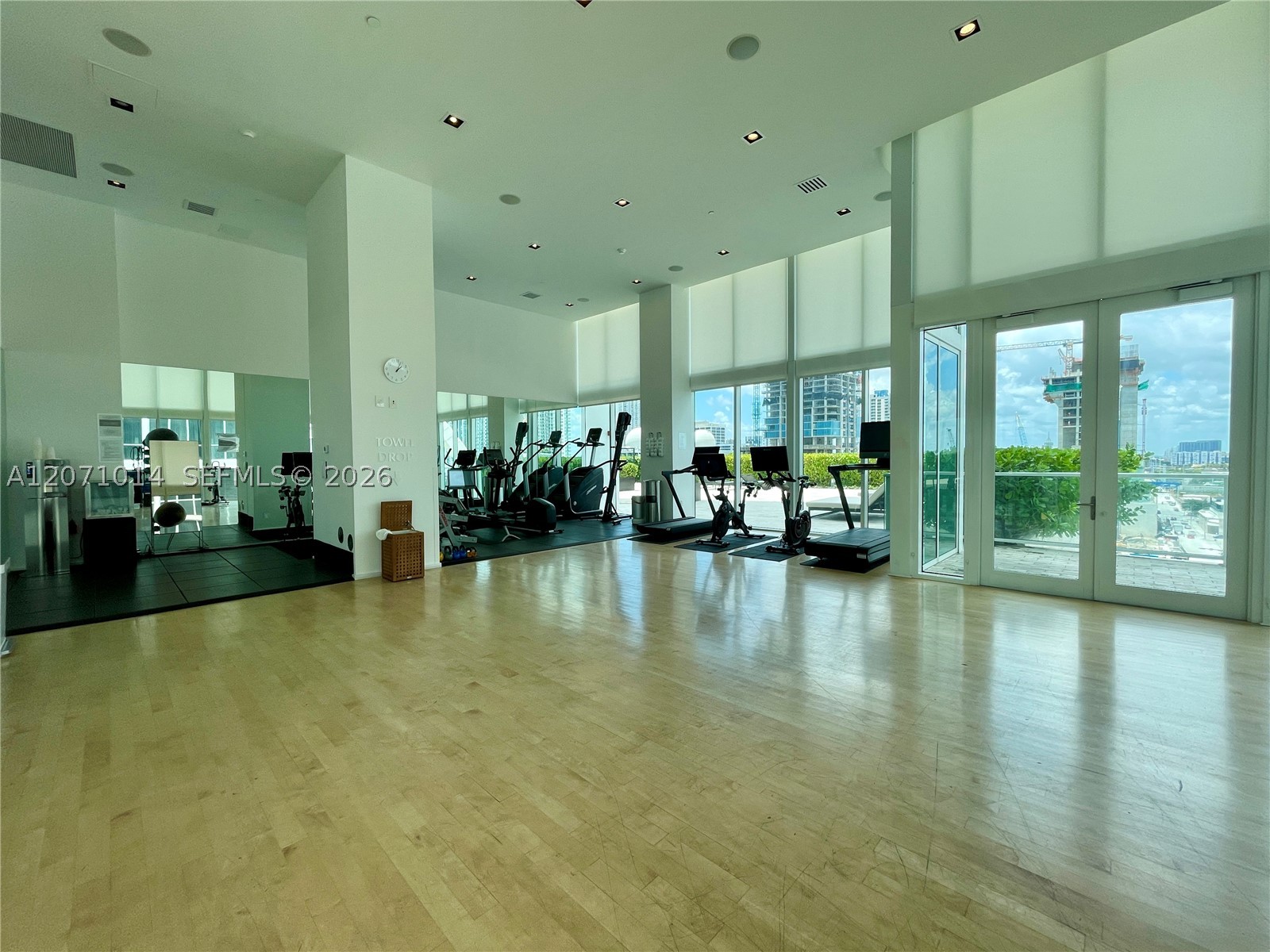 1040 Biscayne Blvd #3305, Miami FL 33132