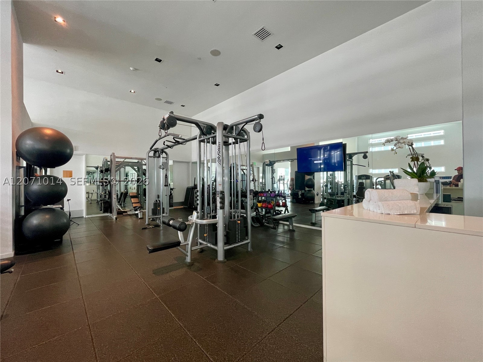 1040 Biscayne Blvd #3305, Miami FL 33132