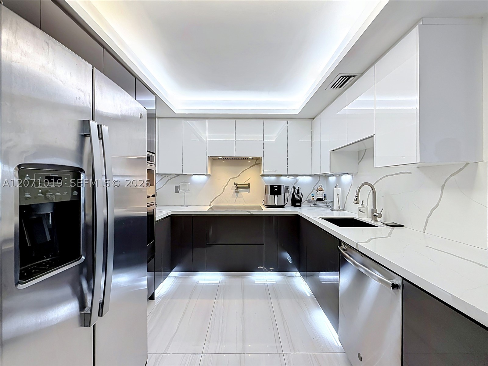 6900 Bay Dr #11G, Miami Beach FL 33141