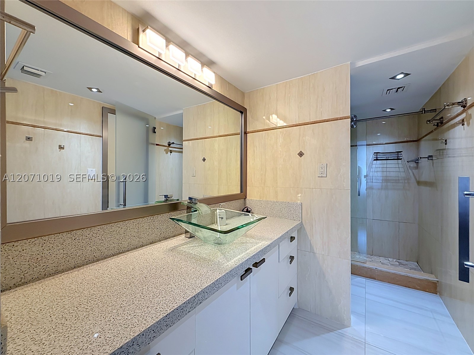 6900 Bay Dr #11G, Miami Beach FL 33141