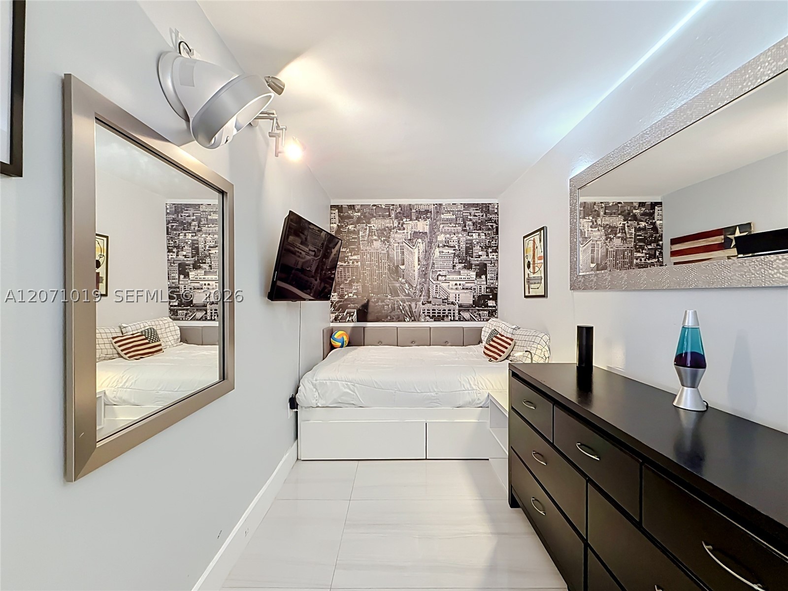 6900 Bay Dr #11G, Miami Beach FL 33141
