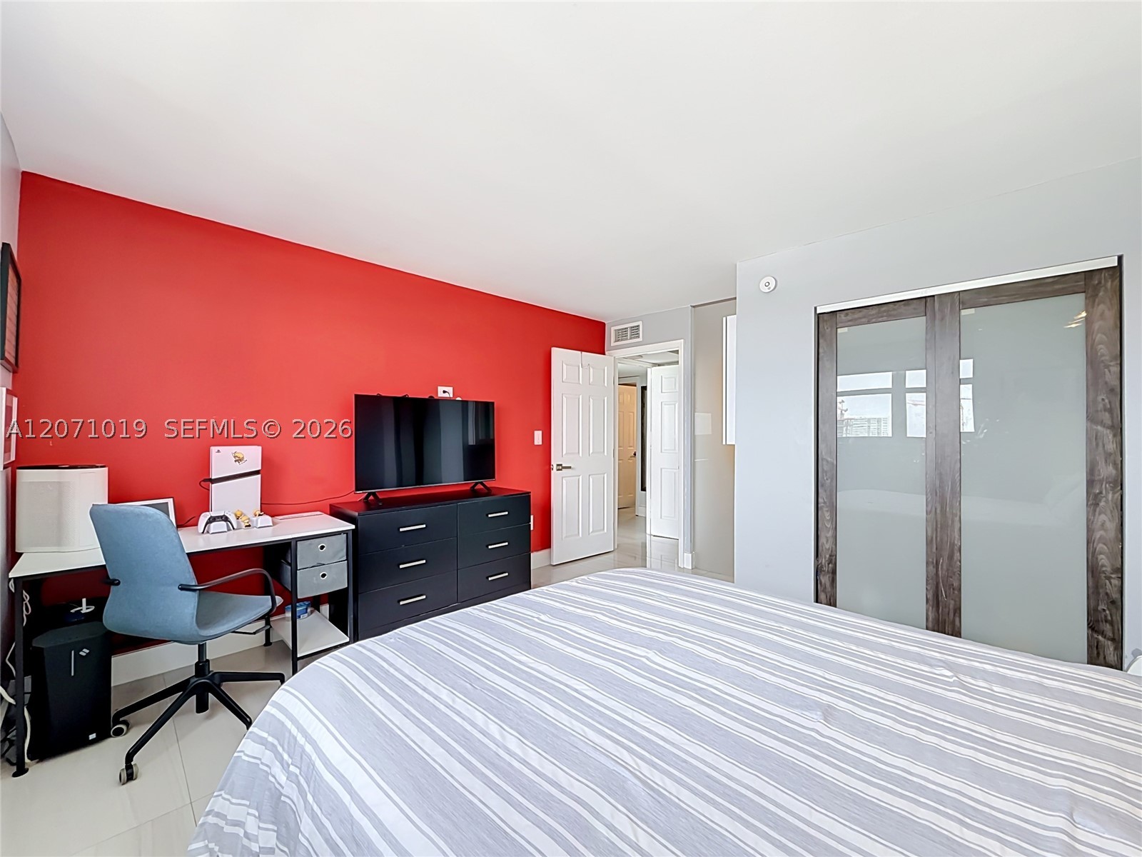 6900 Bay Dr #11G, Miami Beach FL 33141