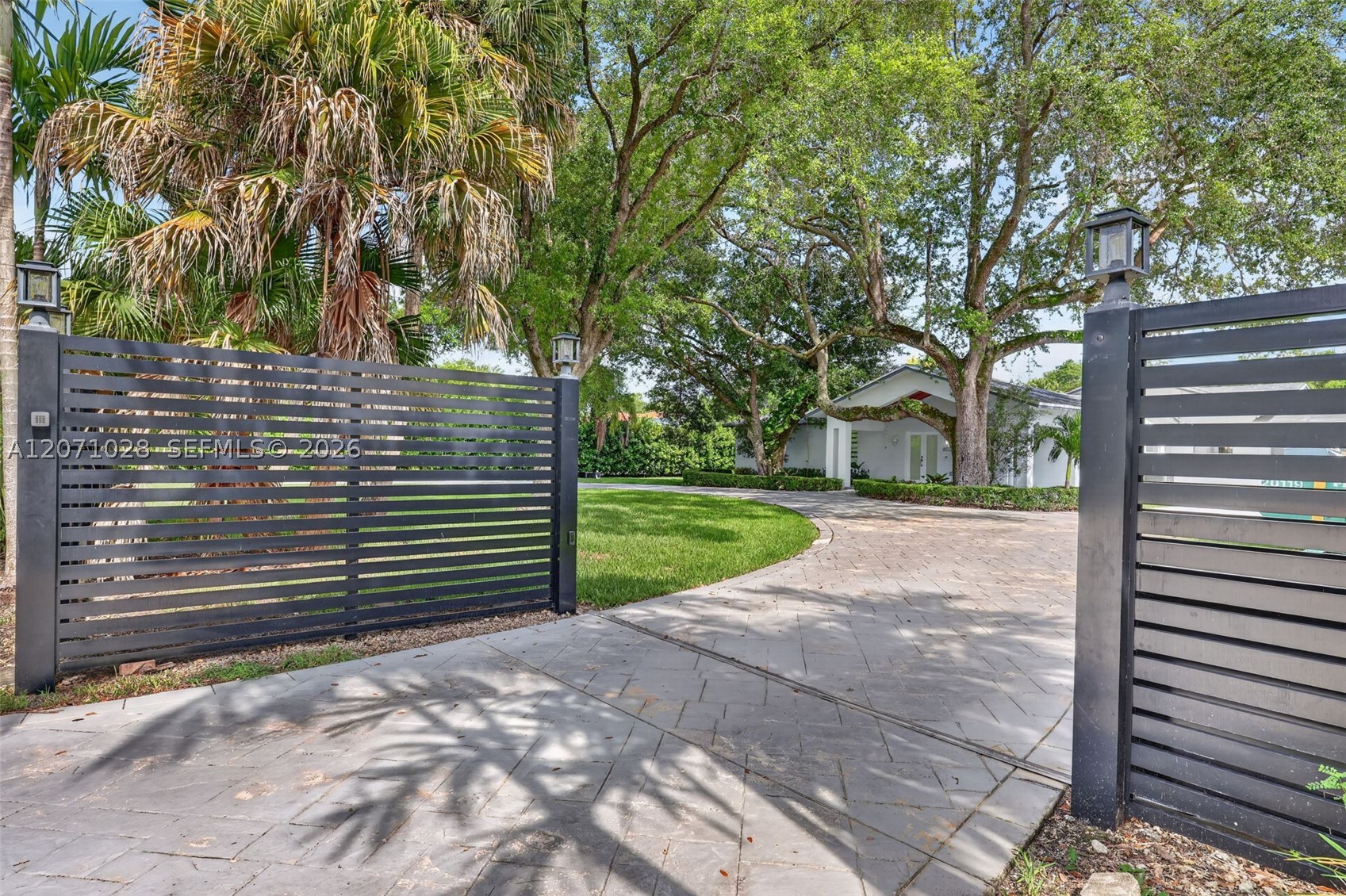 10890 SW 95th St, Miami FL 33176
