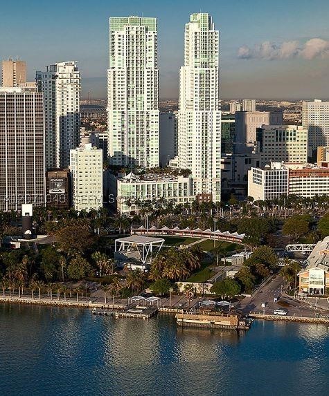244 Biscayne Blvd #1707, Miami FL 33132