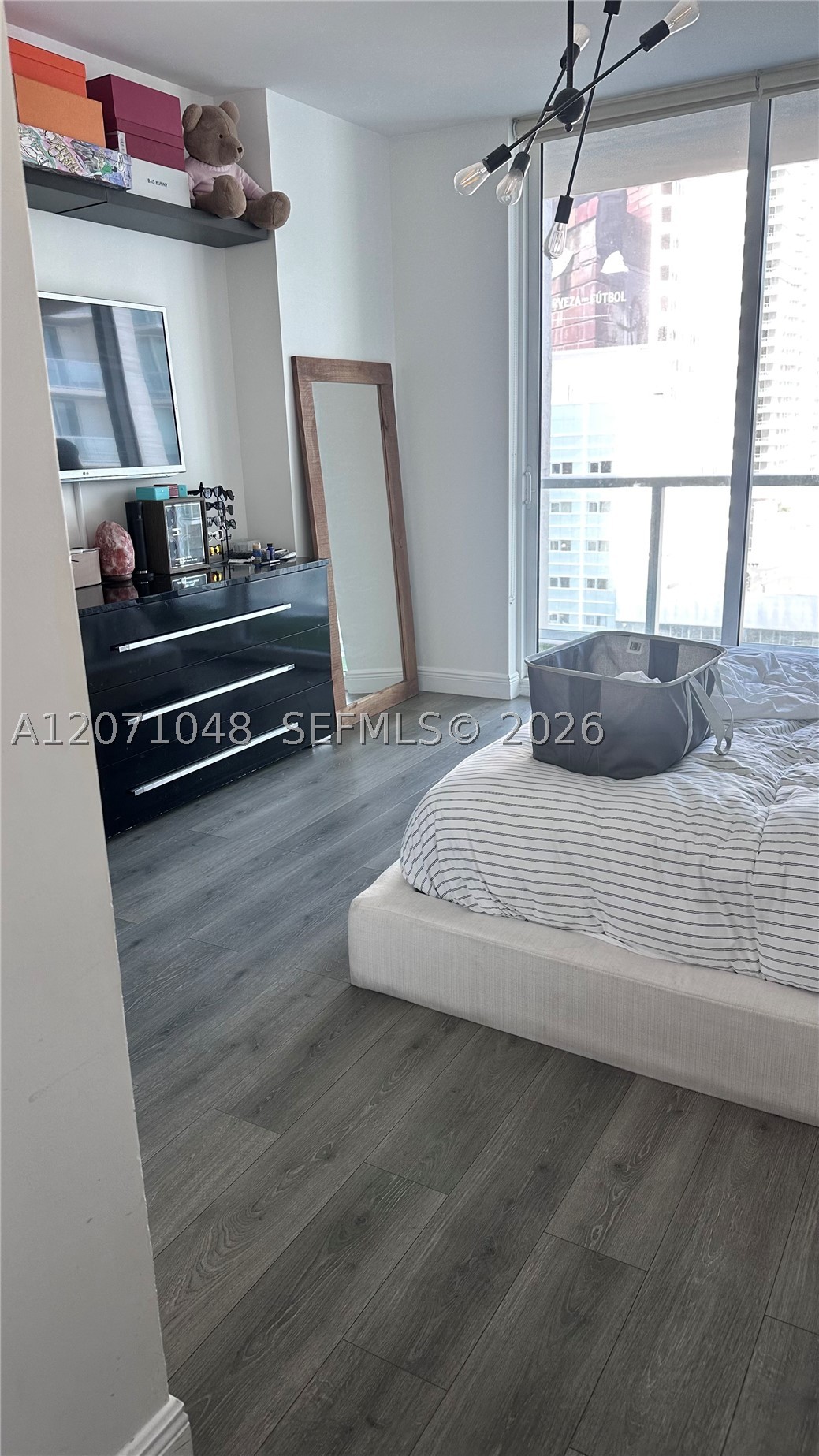 244 Biscayne Blvd #1707, Miami FL 33132