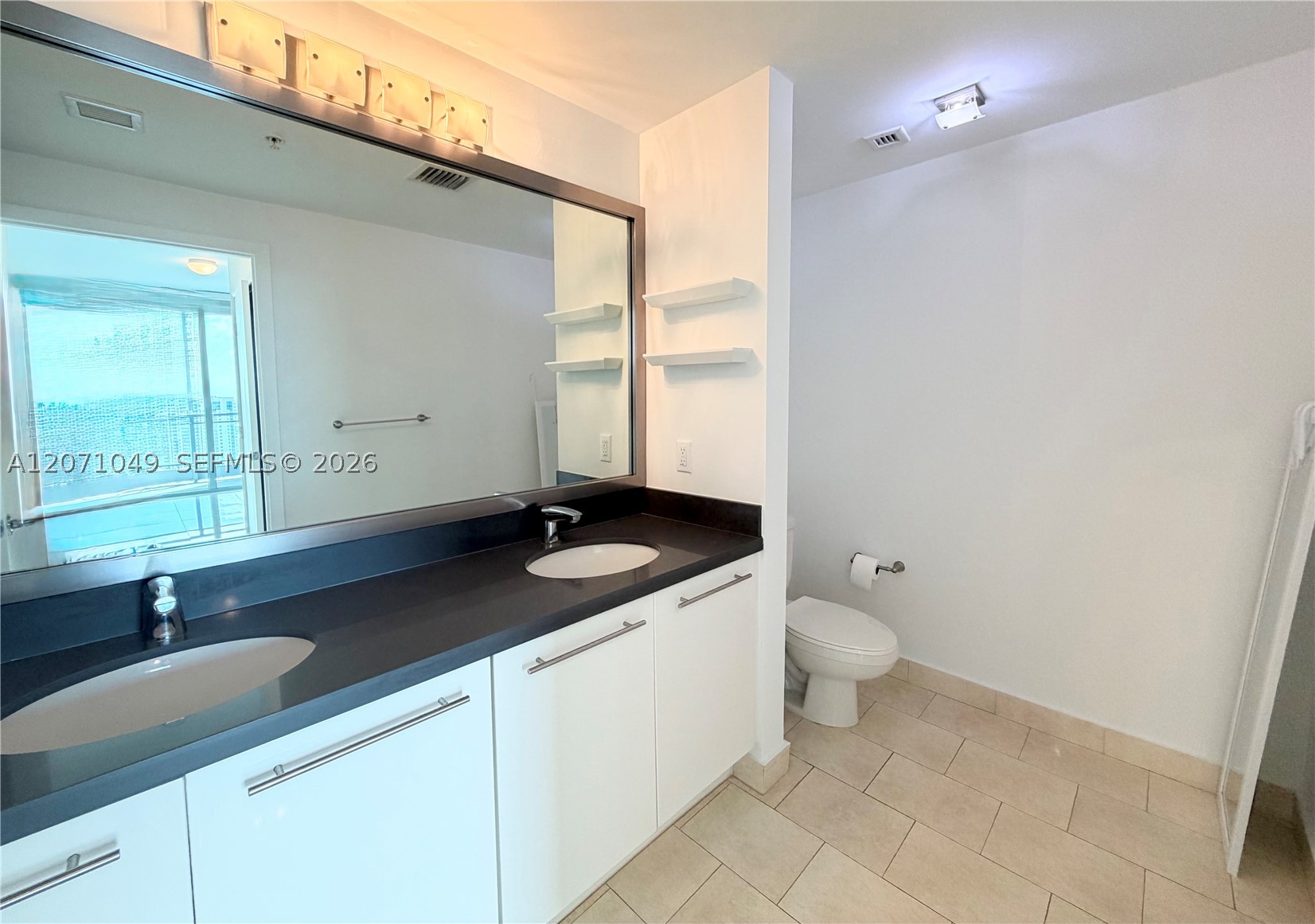 90 SW 3rd St #3408, Miami FL 33130