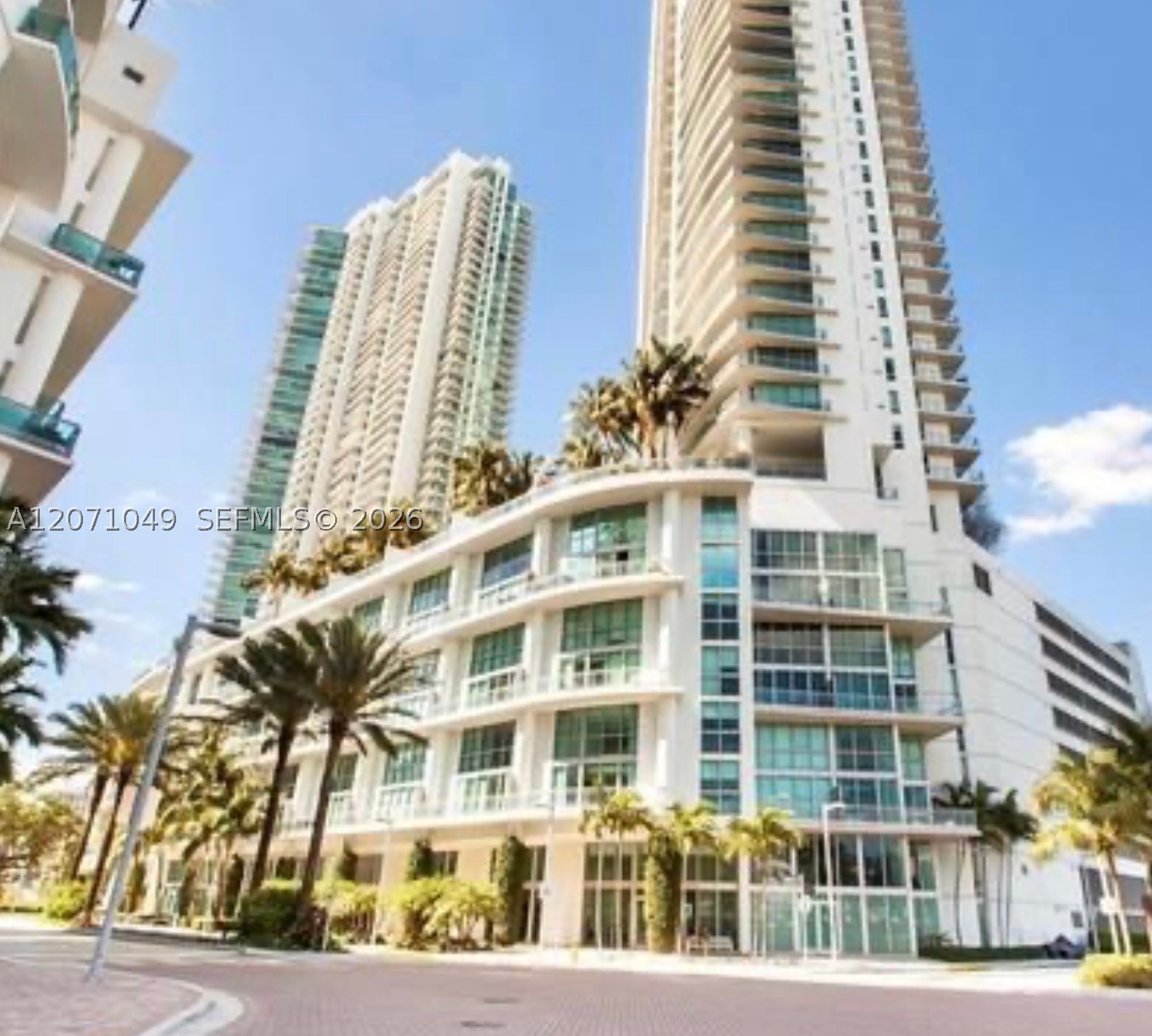 90 SW 3rd St #3408, Miami FL 33130