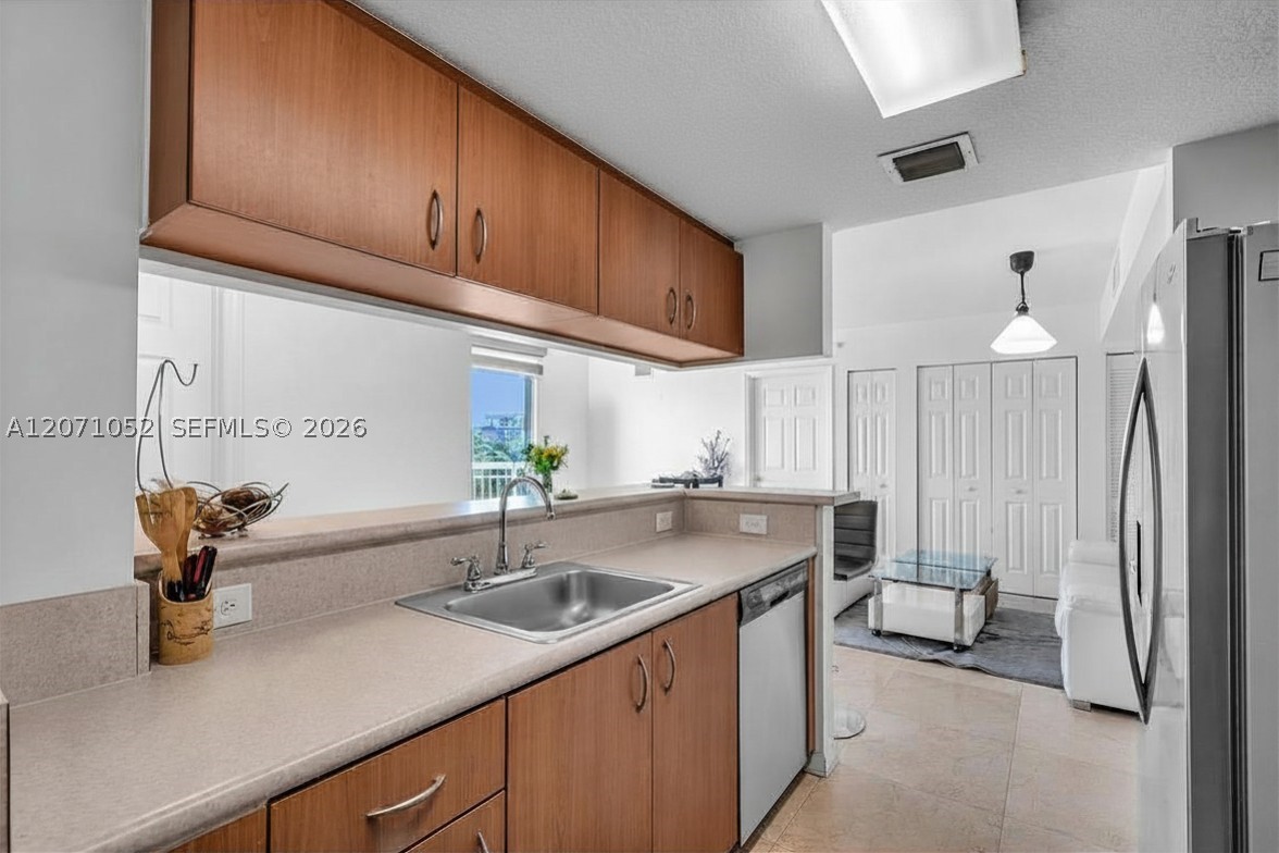 816 NW 11th St #607, Miami FL 33136