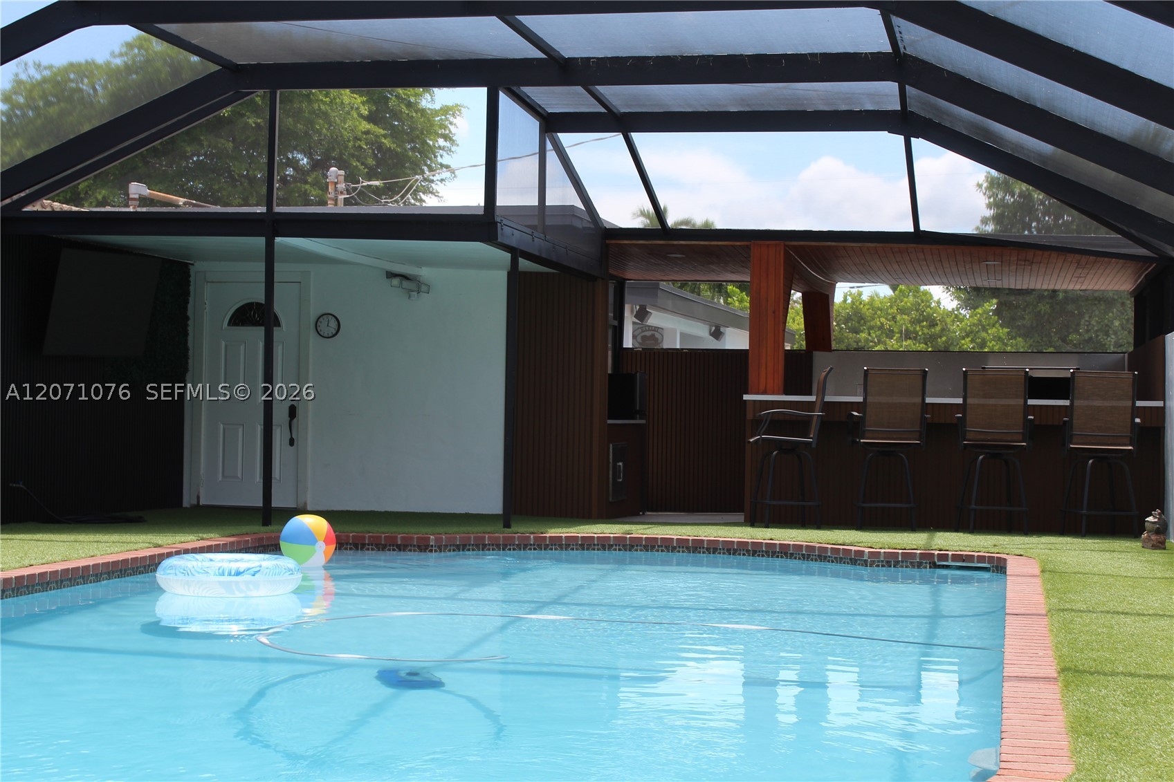 9551 SW 49th St, Miami FL 33165