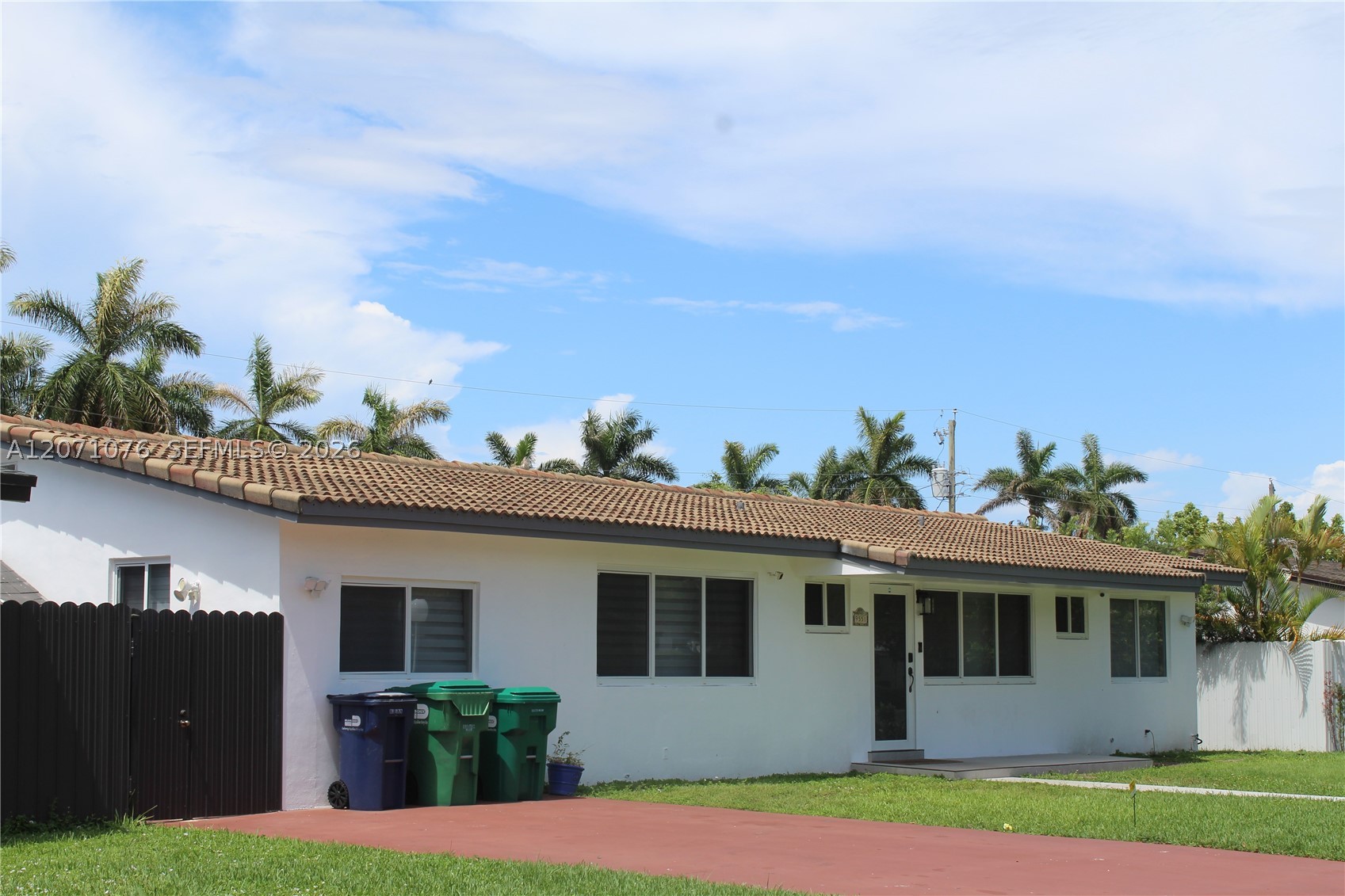 9551 SW 49th St, Miami FL 33165