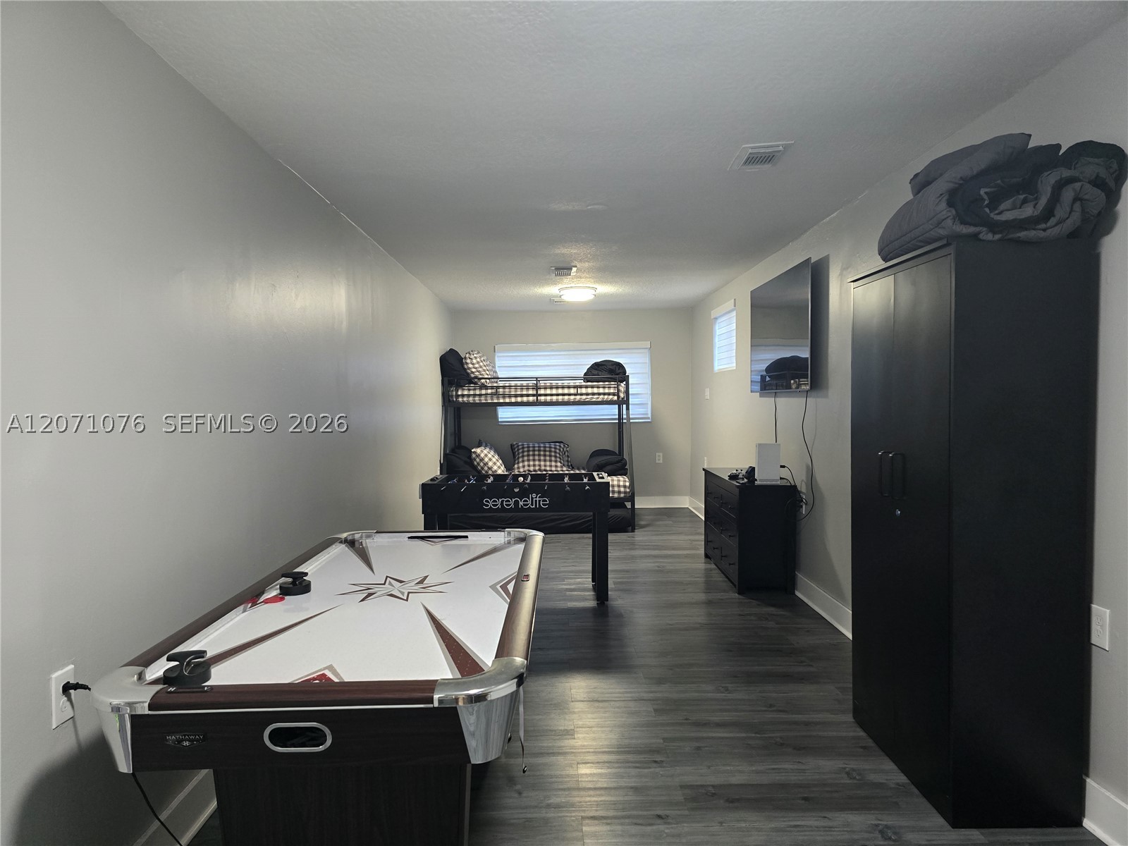 9551 SW 49th St, Miami FL 33165
