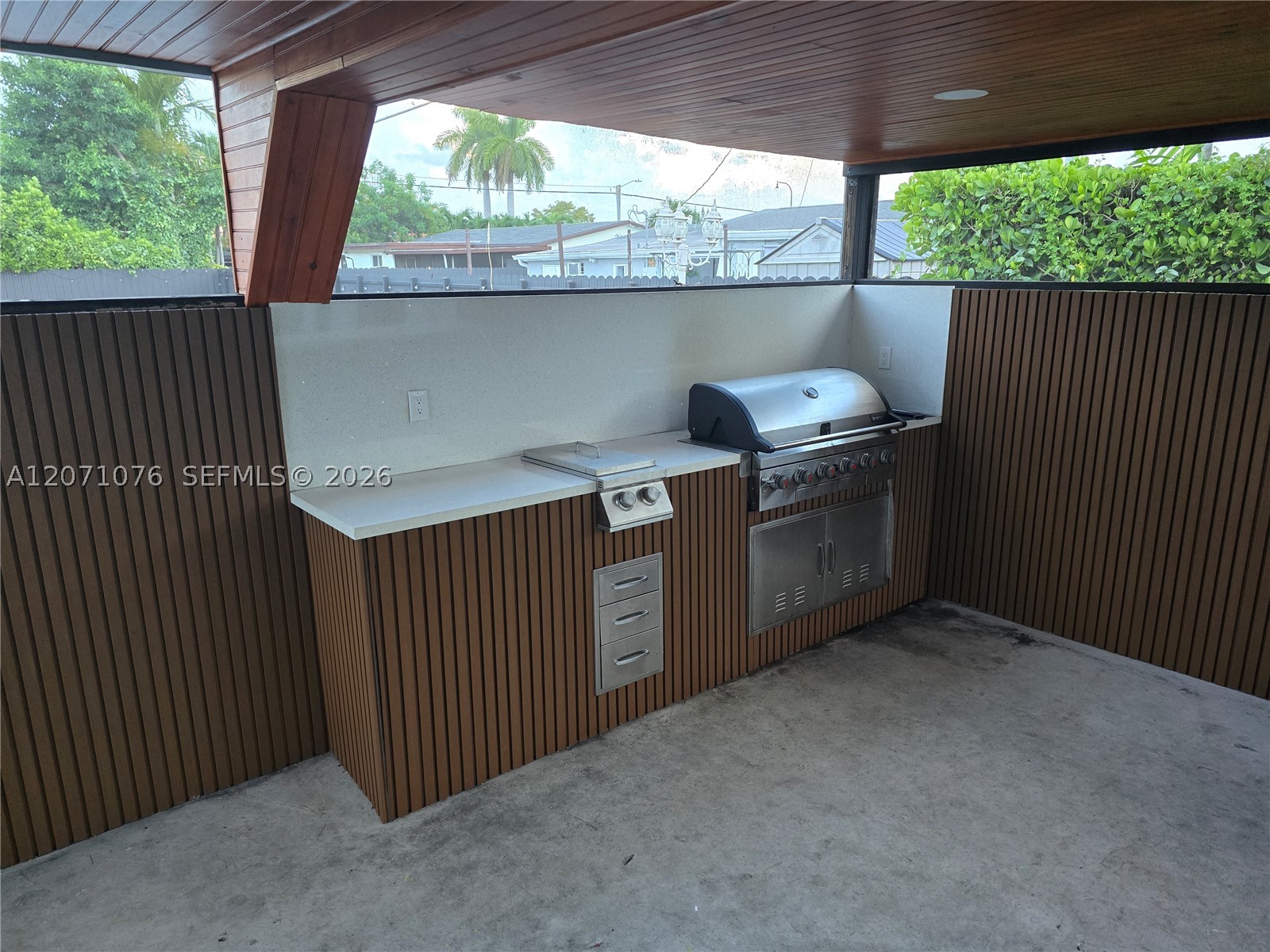 9551 SW 49th St, Miami FL 33165