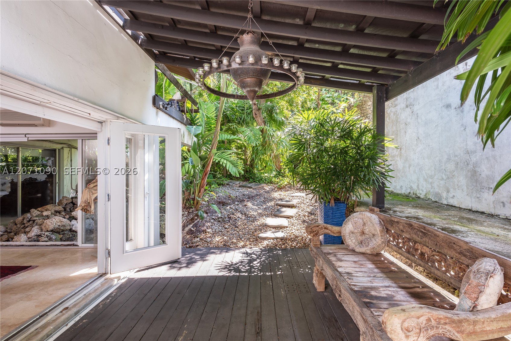 3596 Main Hwy, Miami FL 33133