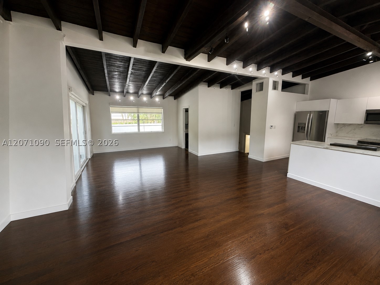 3596 Main Hwy, Miami FL 33133