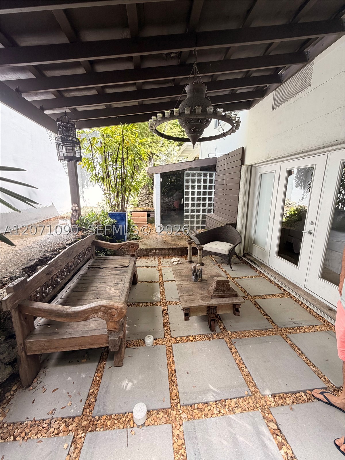 3596 Main Hwy, Miami FL 33133