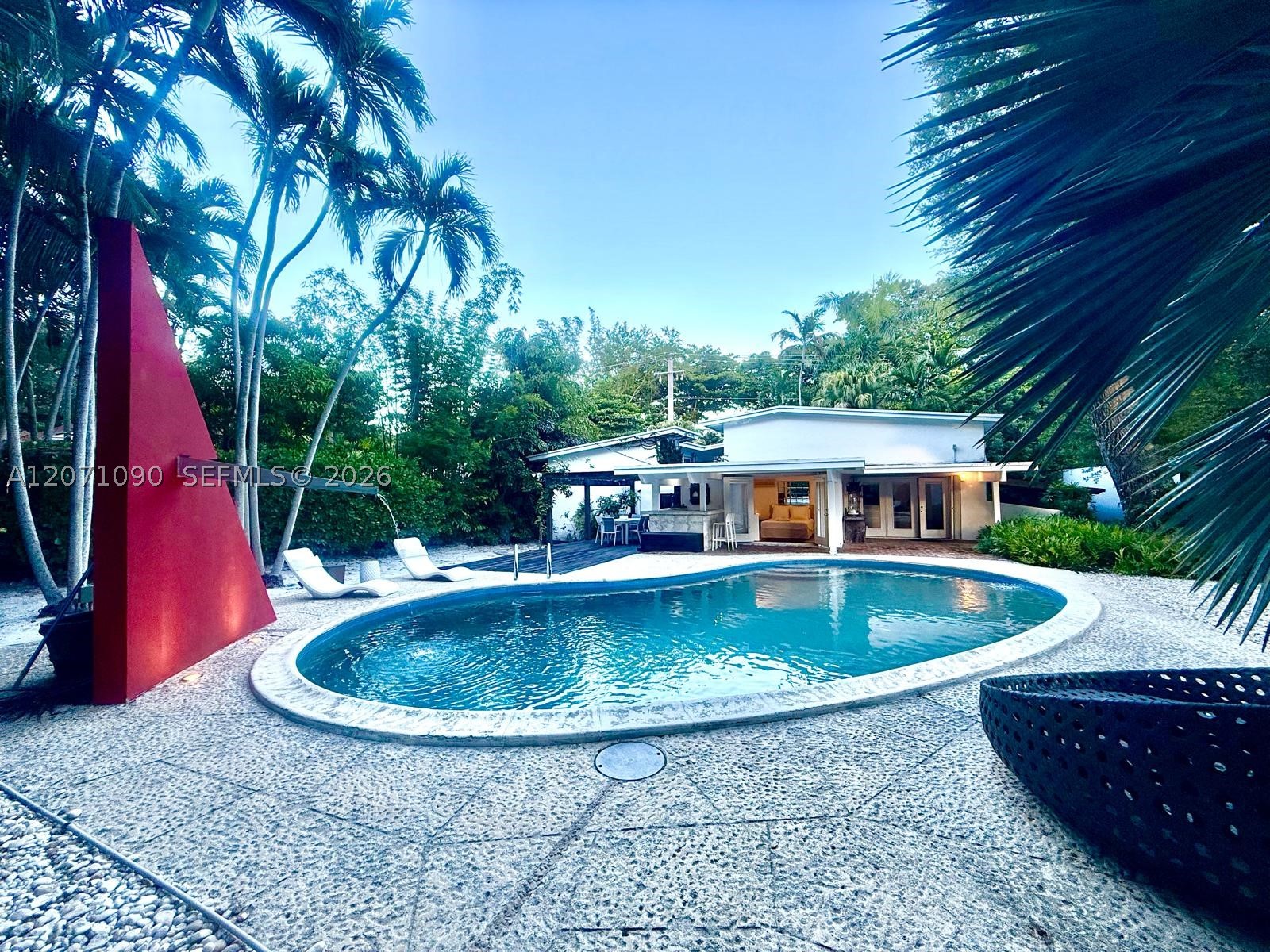 3596 Main Hwy, Miami FL 33133