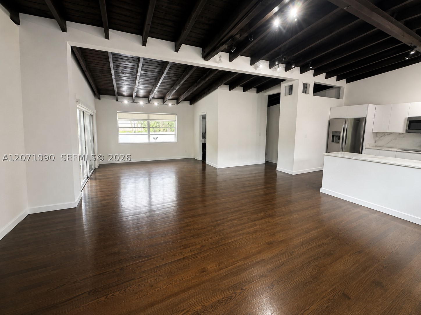 3596 Main Hwy, Miami FL 33133