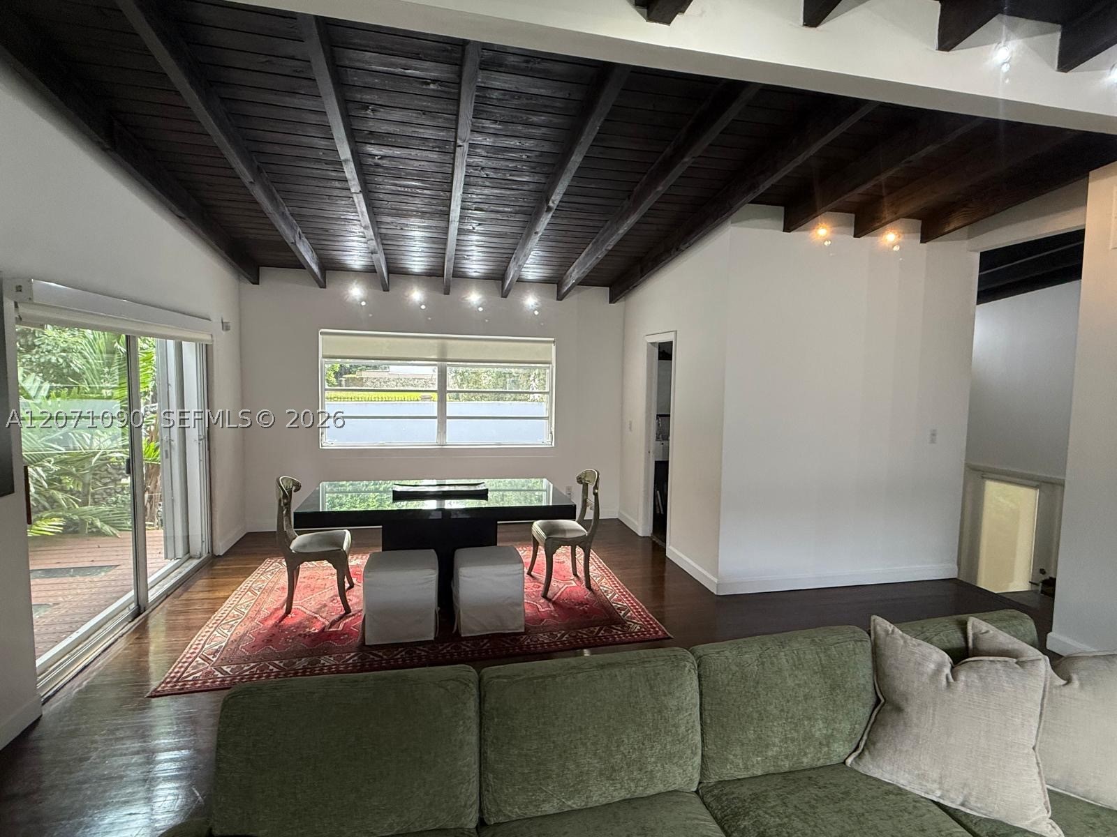 3596 Main Hwy, Miami FL 33133