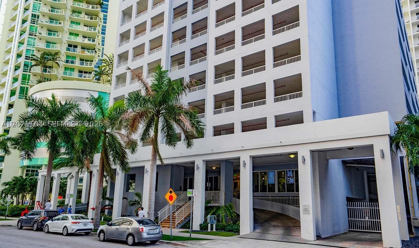 170 SE 14th St #1506, Miami FL 33131