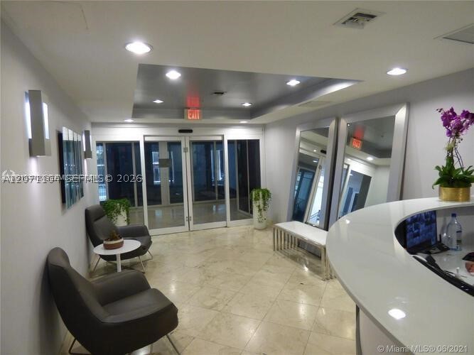 170 SE 14th St #1506, Miami FL 33131