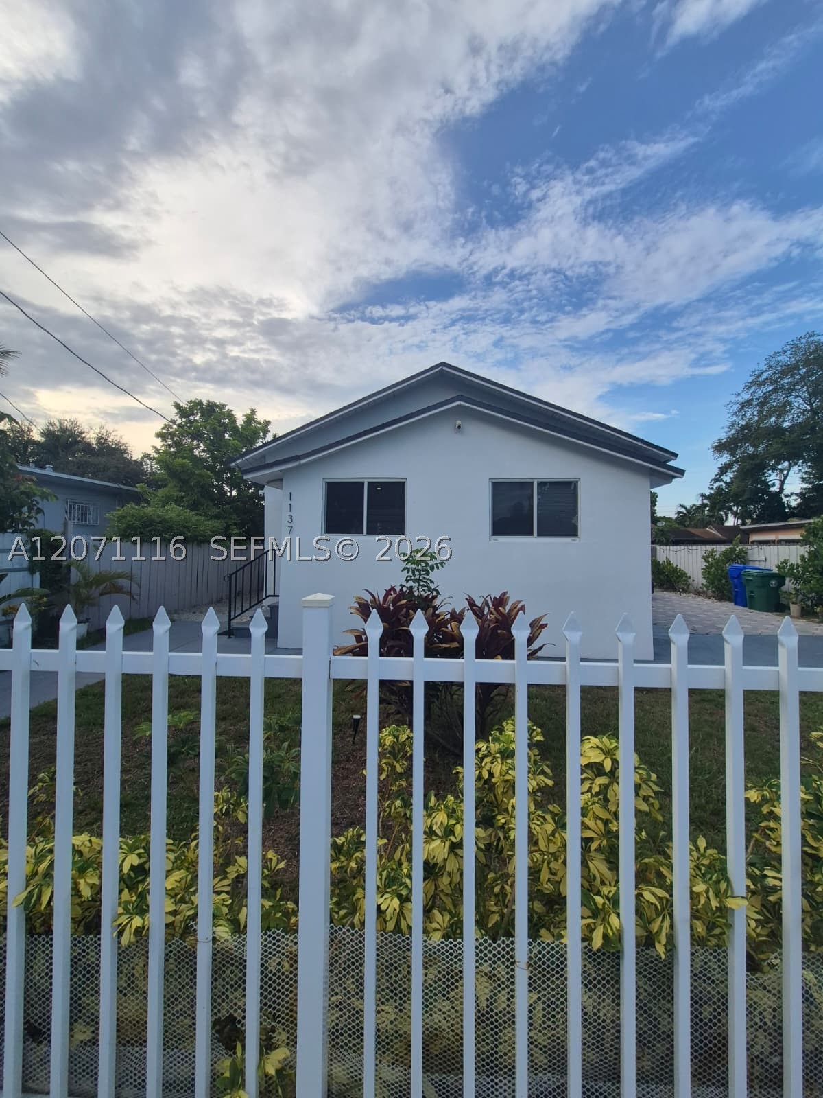 1137 NW 55th St, Miami FL 33127