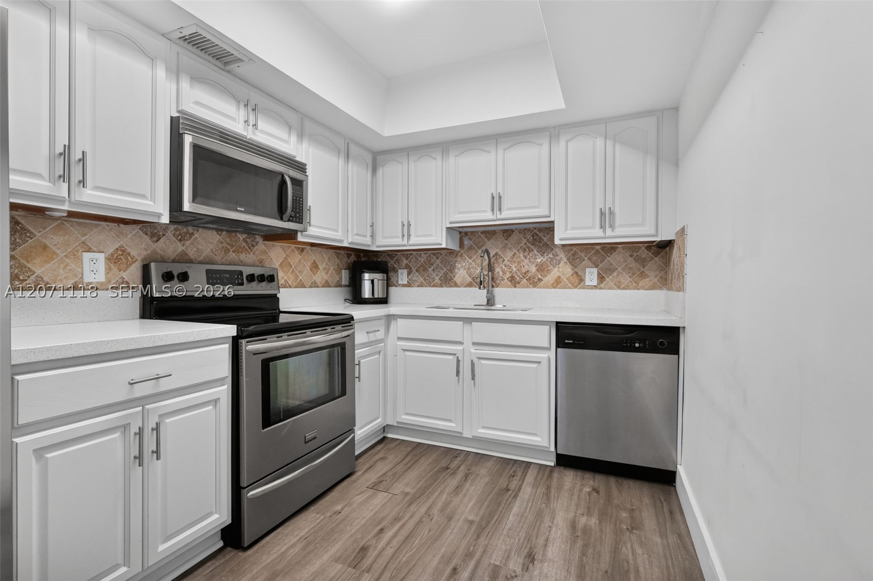 2100 Diana Dr #310, Hallandale Beach FL 33009