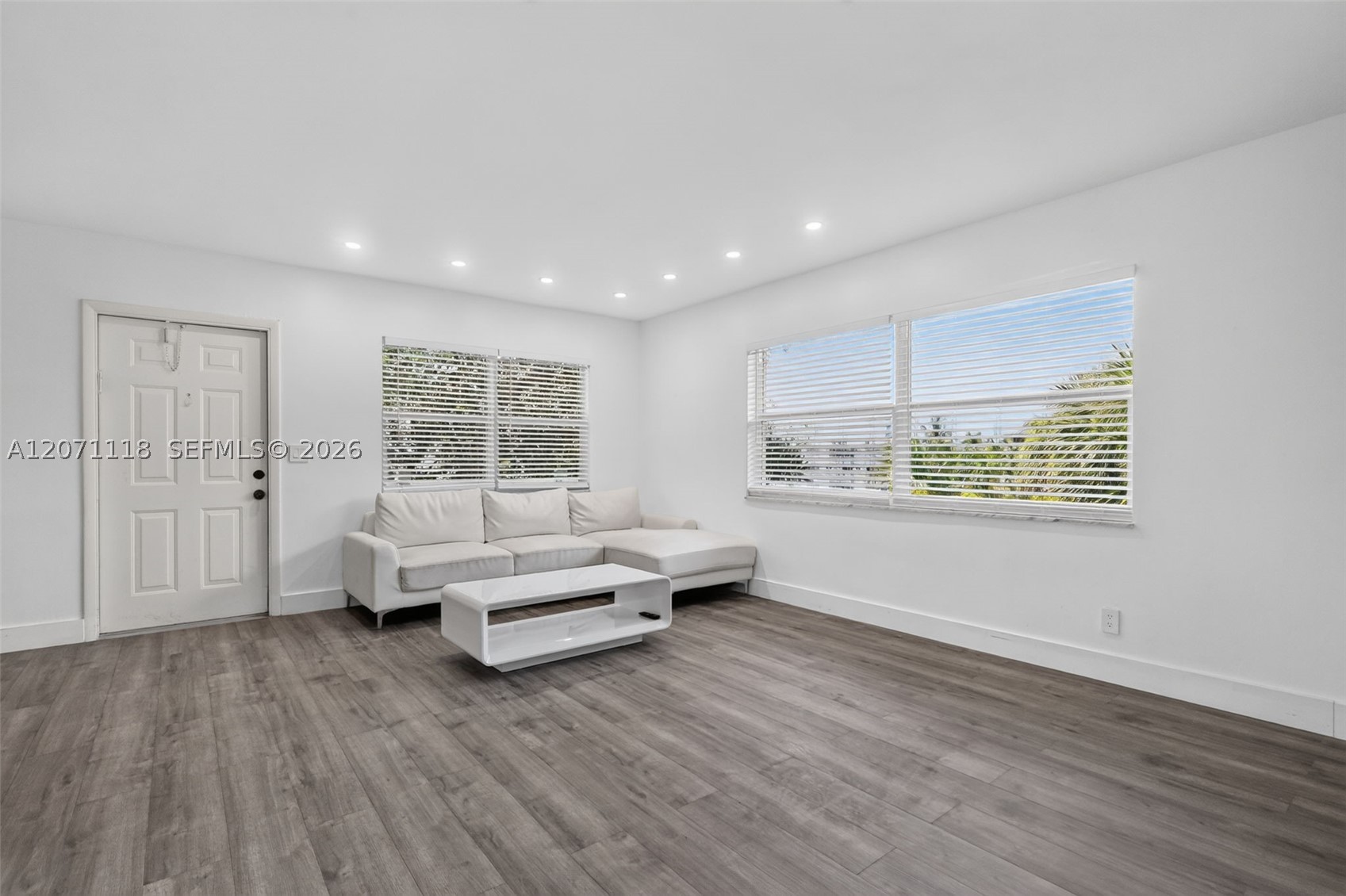 2100 Diana Dr #310, Hallandale Beach FL 33009