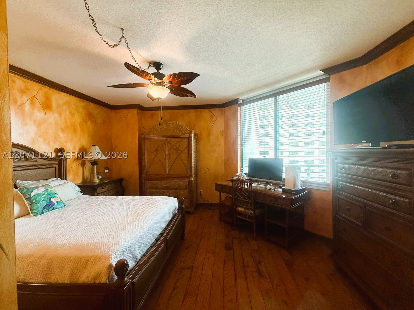 335 S Biscayne Blvd #1500, Miami FL 33131