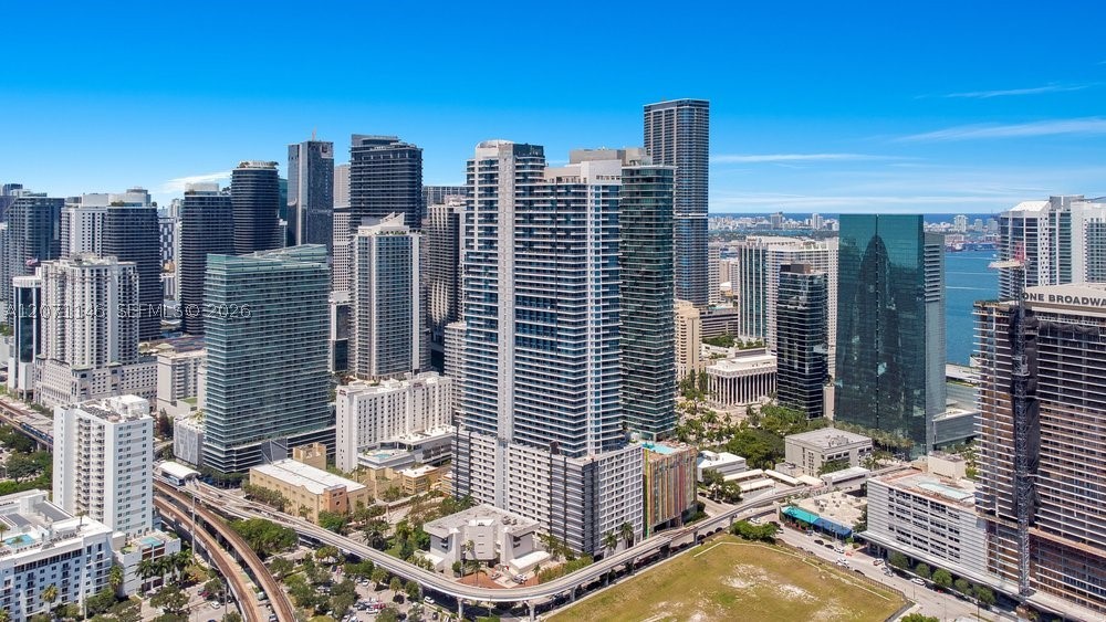 60 SW 13th St #1402, Miami FL 33130