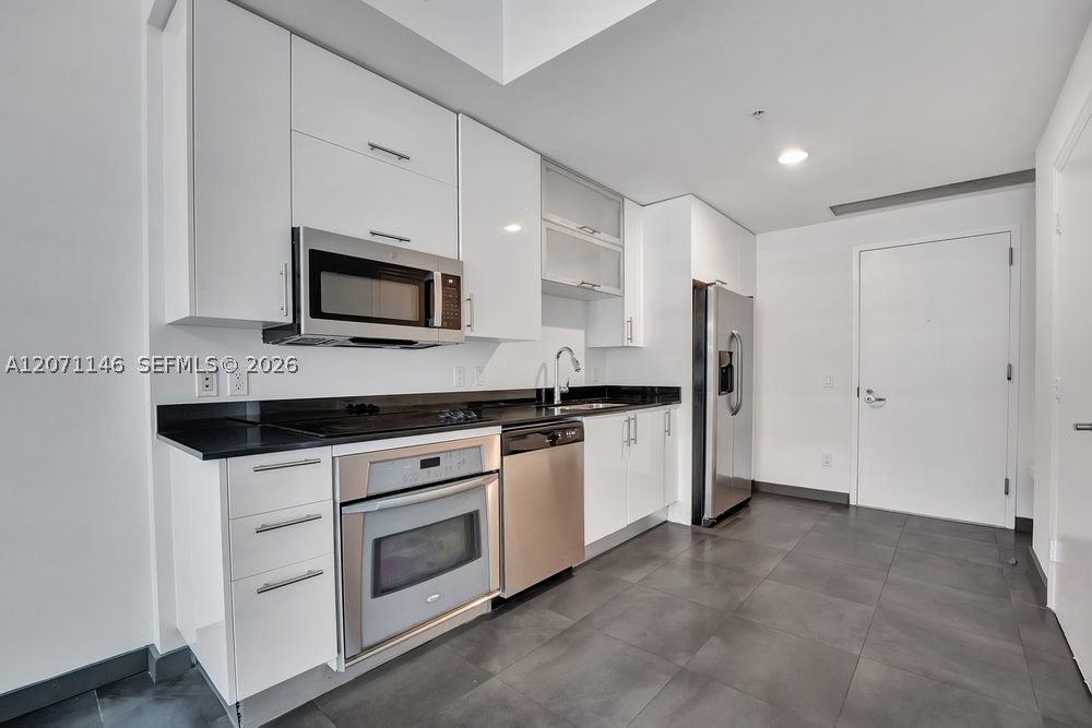 60 SW 13th St #1402, Miami FL 33130