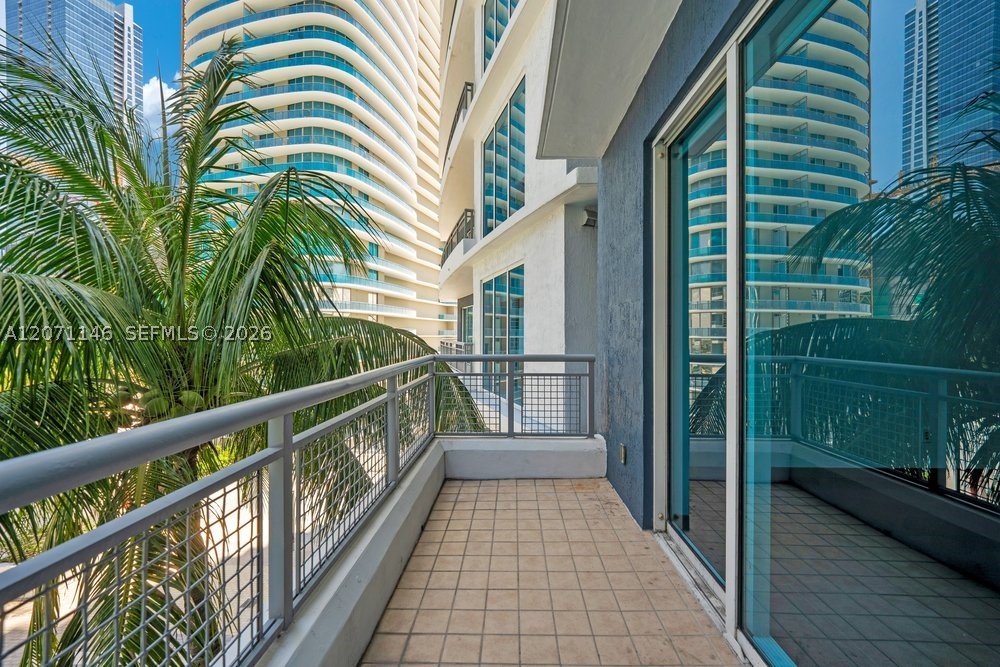 60 SW 13th St #1402, Miami FL 33130